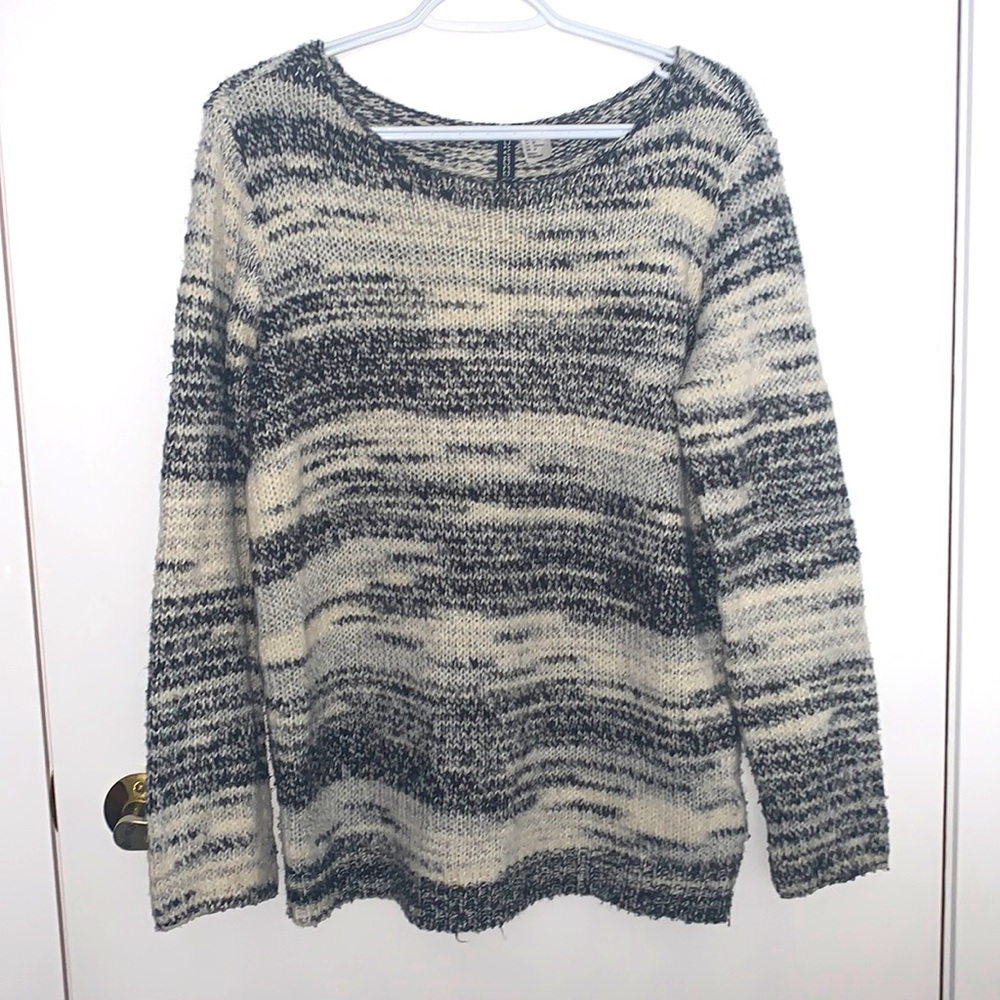 Scoop neck H&M sweater